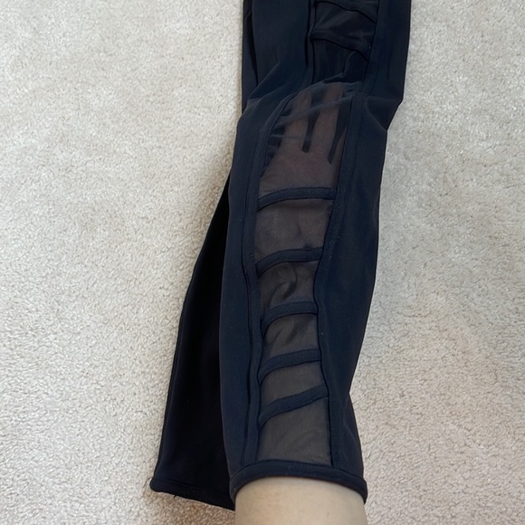 Lululemon Legging - Picture 4 of 5